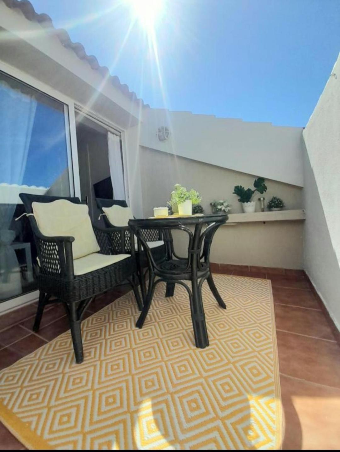 New City Penthouse Near Beach With Sunny Balcony フエンヒロラ エクステリア 写真