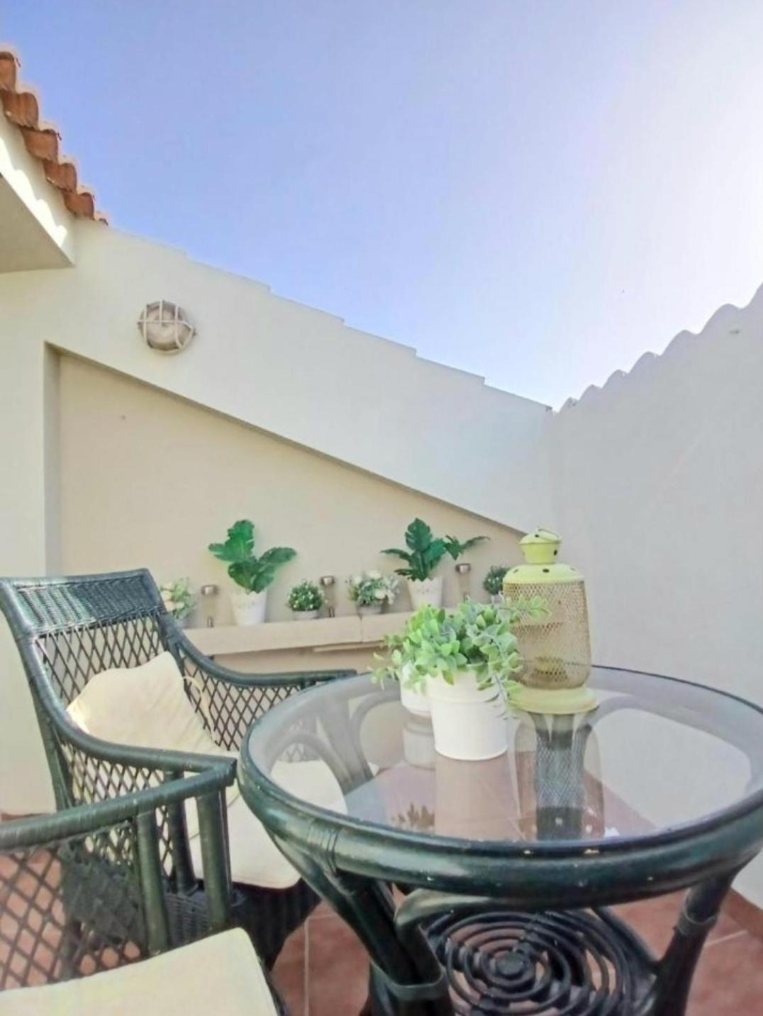 New City Penthouse Near Beach With Sunny Balcony フエンヒロラ エクステリア 写真