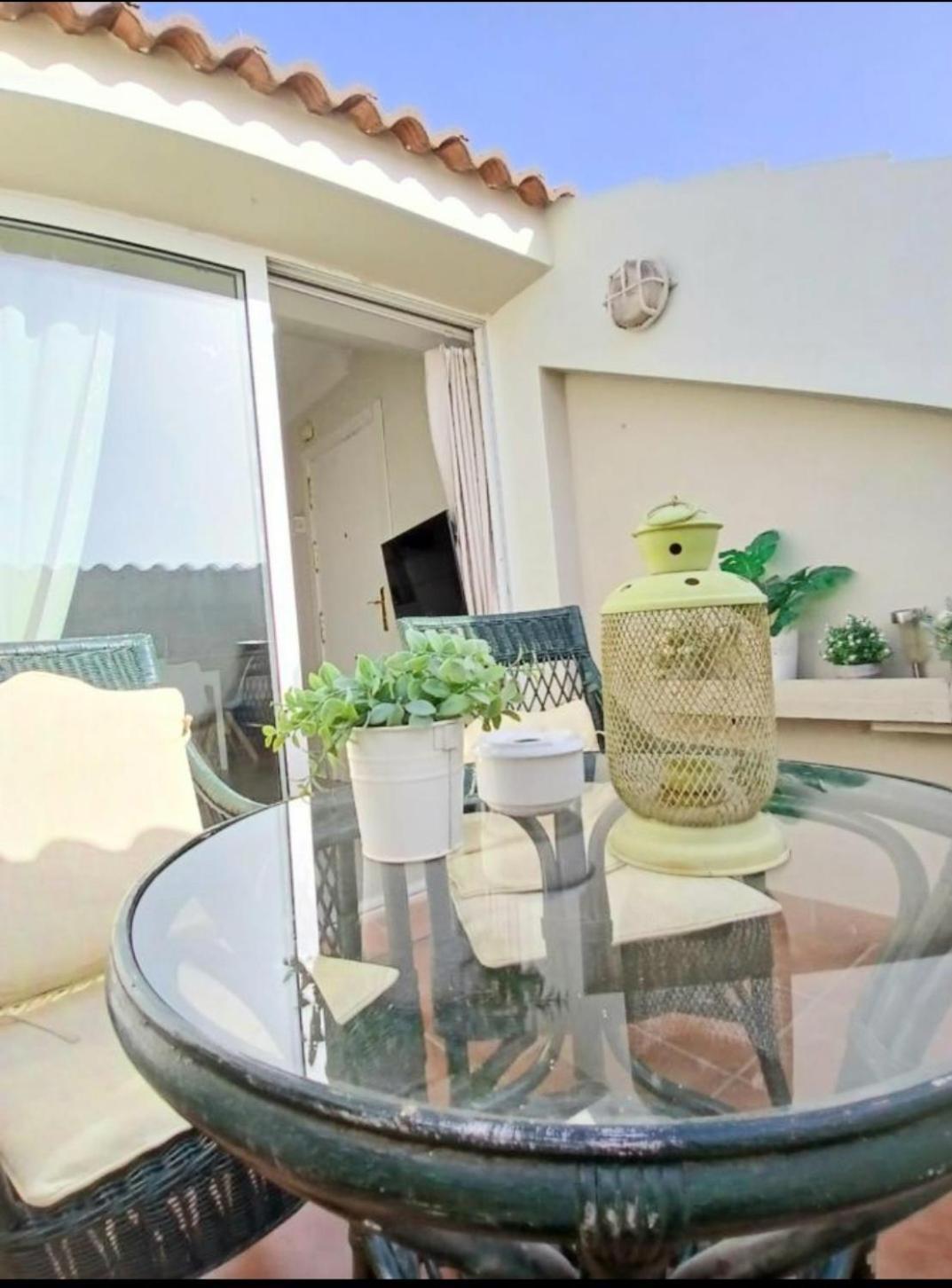 New City Penthouse Near Beach With Sunny Balcony フエンヒロラ エクステリア 写真