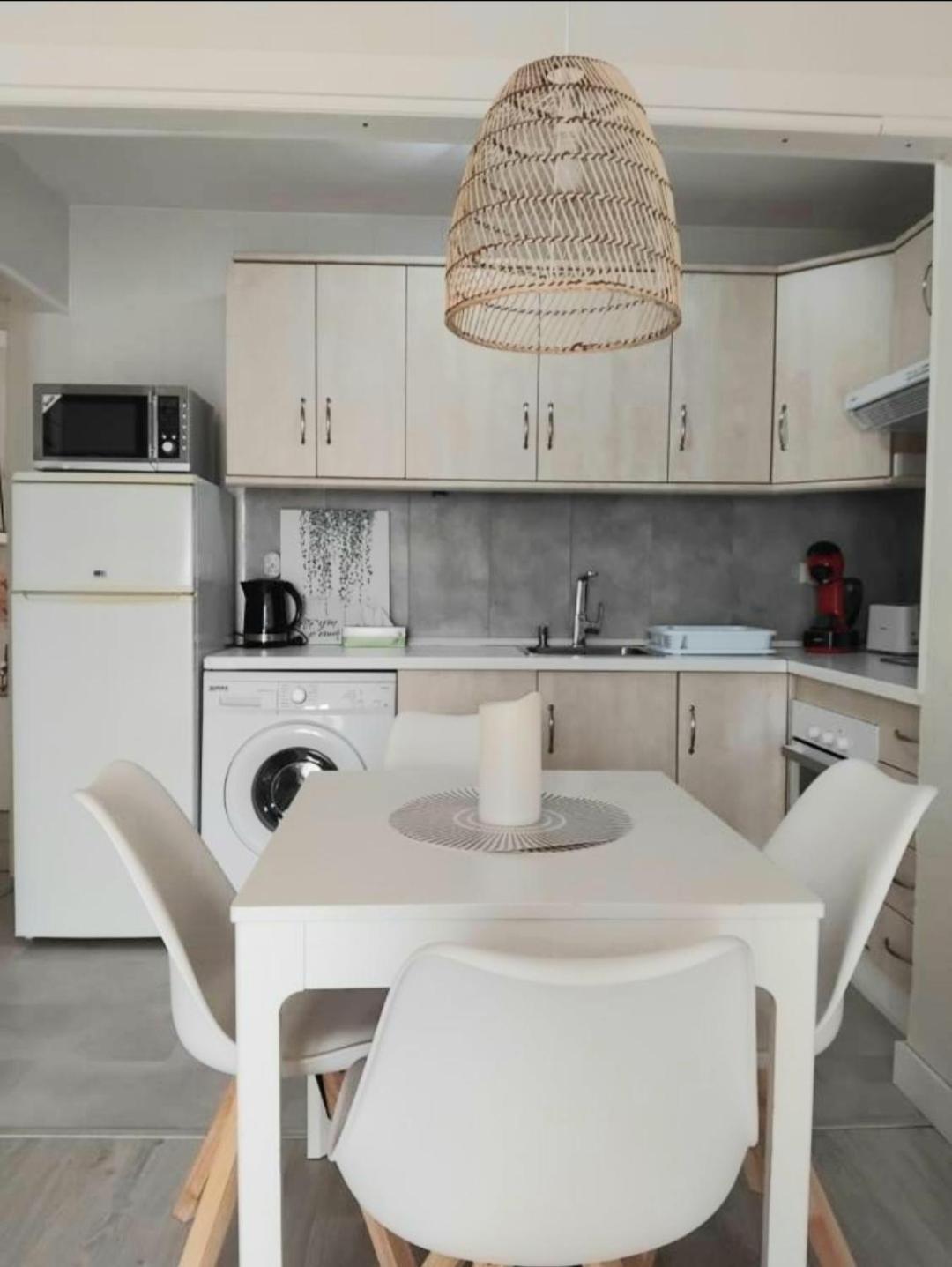 New City Penthouse Near Beach With Sunny Balcony フエンヒロラ エクステリア 写真