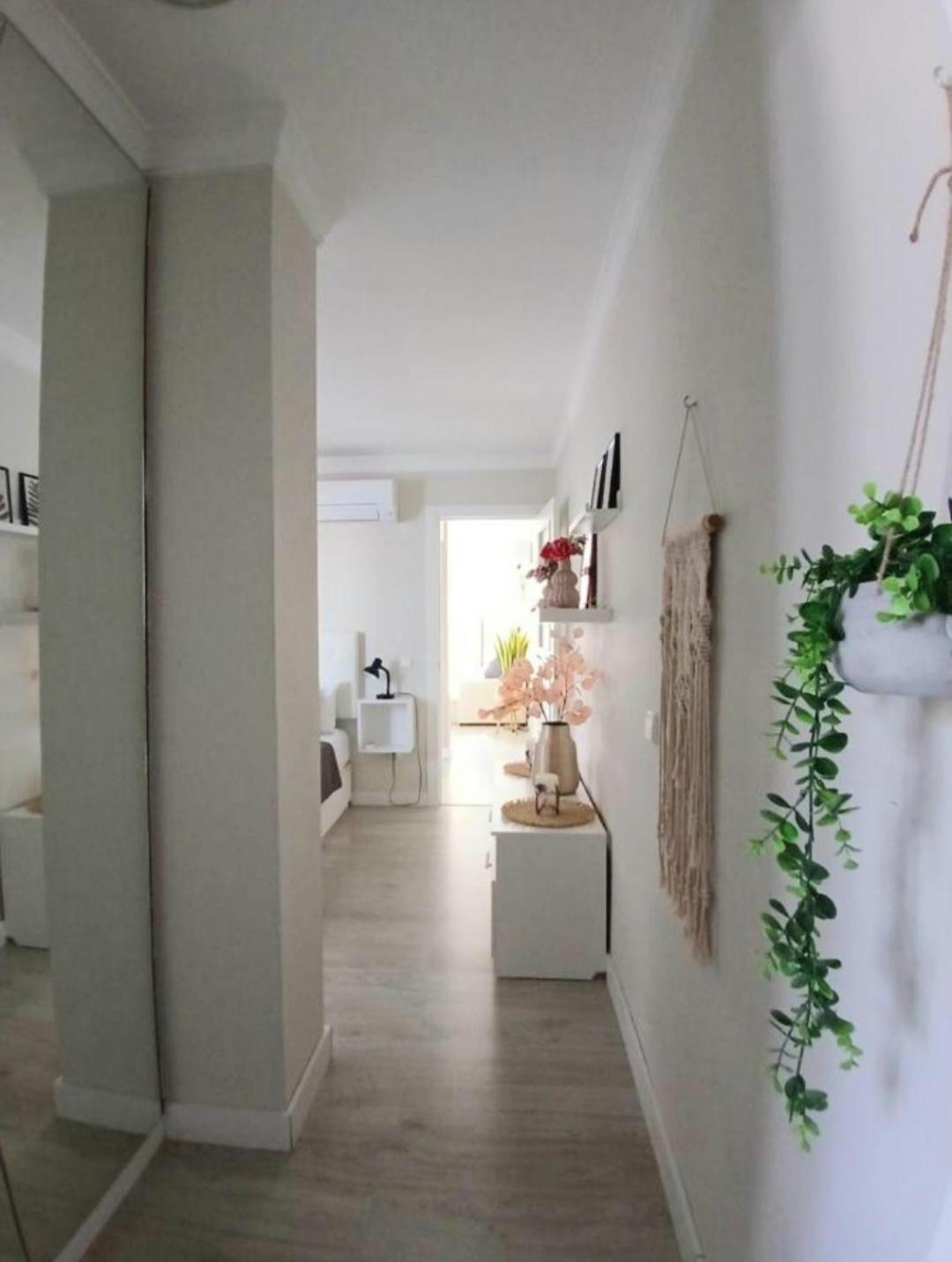 New City Penthouse Near Beach With Sunny Balcony フエンヒロラ エクステリア 写真