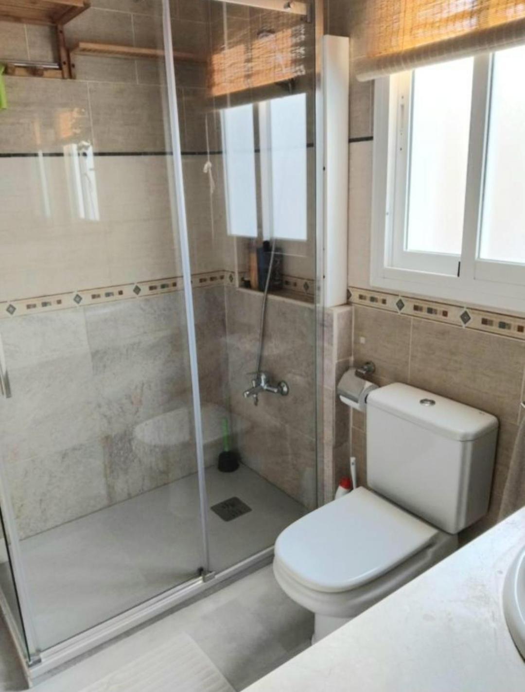 New City Penthouse Near Beach With Sunny Balcony フエンヒロラ エクステリア 写真