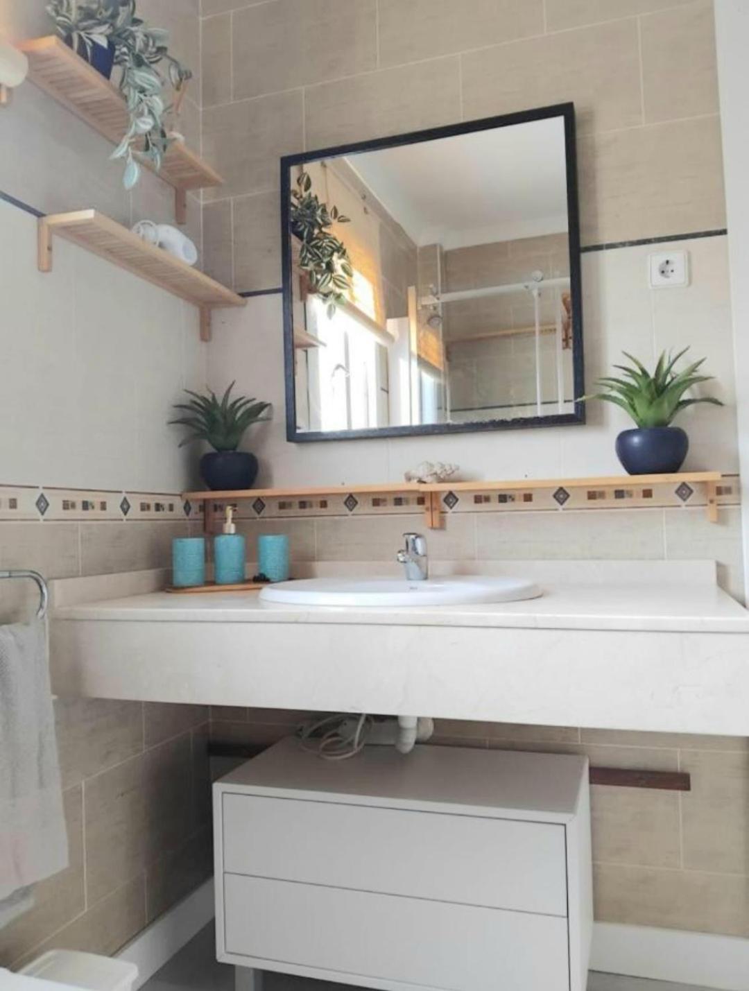 New City Penthouse Near Beach With Sunny Balcony フエンヒロラ エクステリア 写真